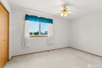 UPPER BEDROOM