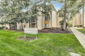Bellevue Manor Community