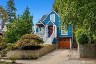 Quiet street, ideal location in Bryant.