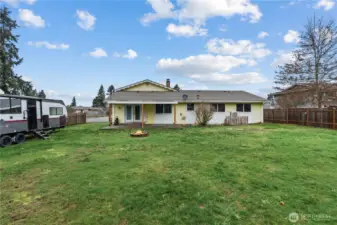 Backyard w/ fireplace