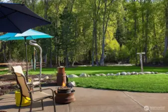 Relaxation areas are sprinkled throughout the grounds