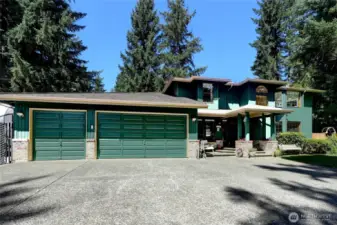 Gorgeous Custom Built Home On Shy 1 Acre Park-Like Setting. Surrounded By Nature and The Beauty of The Northwest Evergreens.