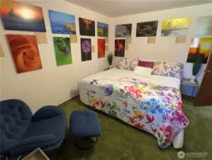 2nd bedroom - this is a king size bed, closet wall