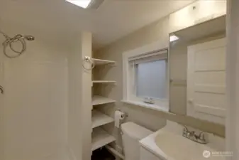 Unit #5 Bath picture.