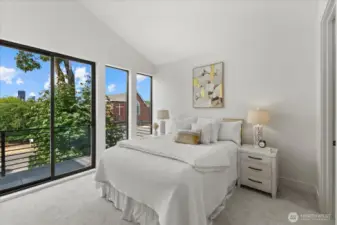 Upper bedroom - Primary