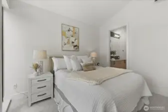 Upper bedroom - Primary - with bathroom