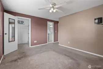 Walk in closet and personal access to the main bath.
