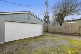 Extra large garage. Potential DADU