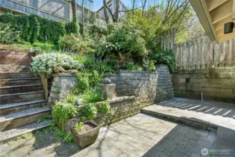 Wonderful for pots for lowers, herbs...