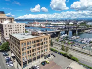 Built in 1905 this monument to Tacoma’s industrial past, provides converted lofts designed for a contemporary lifestyle.