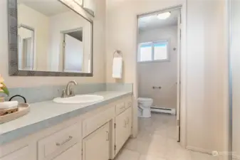 Upstairs full bathroom