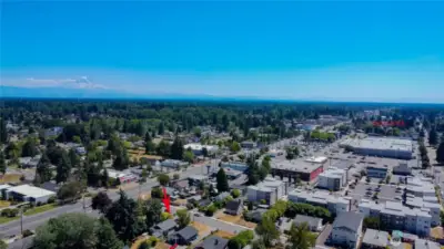 Look how close Fred Meyer is!  And look, you can see Mt. Rainier!