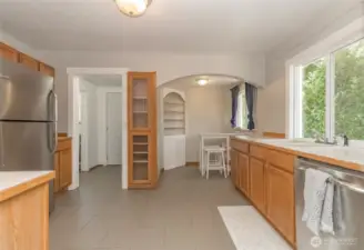 Lots of natural lighting!