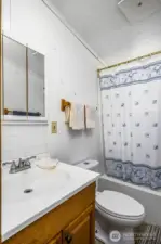 2nd bathroom