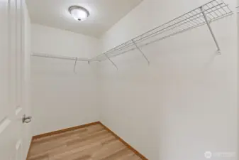 Primary suite closet