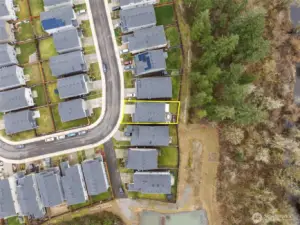 Located adjacent to the community greenbelt for maximum privacy and beautiful greenbelt views. You might even see some of the neighborhood elk outside your fence!