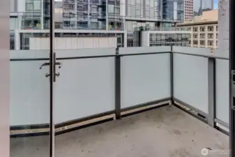 Fresh Puget Sound air and neighborhood views!