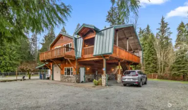 Wonderful deck up top and patio below