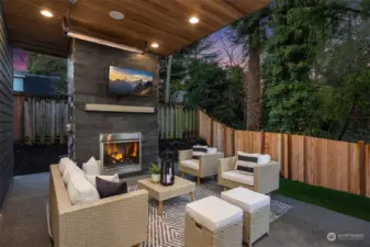 Outdoor covered living area