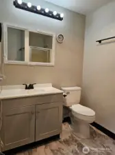 2nd bedroom bath