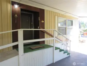 LOW STEPS TO FRONT DOOR.