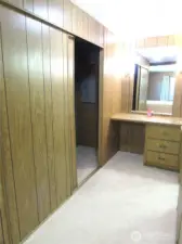 LIKE WALK-IN CLOSET AND LIGHTED VANITY, LIEN CLOSET.