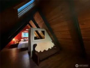 Spacious loft with endless possibilities.