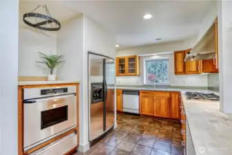 kitchen w propane stove