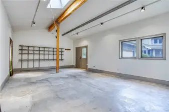 detached art studio/flex space