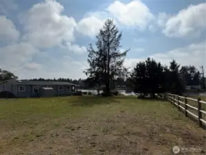 Community access to Paul's Lake