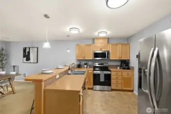 All stainless steel appliances stay.