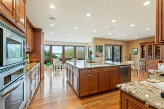 An outstanding kitchen designed for easy meal preparation.