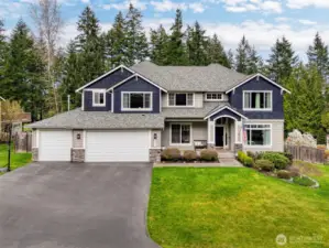 Sought after Newberry Woods Home!