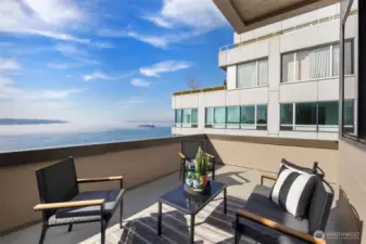 Upper Deck