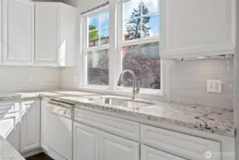 Sunny & bright kitchen
