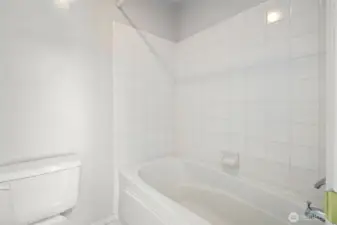 Upper level full bath on hallway