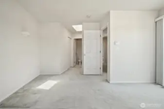 Primary without staging - view deck to right via slider