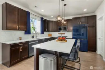 Huge island, Quartz countertops, walk-in pantry