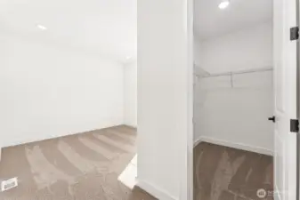 This is a similar home. Some colors and finishes may be different.