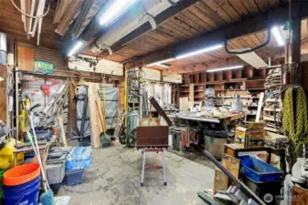 Separate shop in detached building