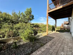 3ft perimeter concrete wall.