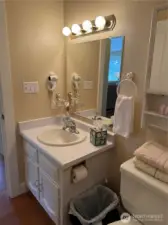 Bathroom in 1 bed unit