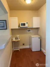 Kitchen/Laundry area