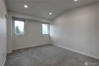 Large primary ensuite.