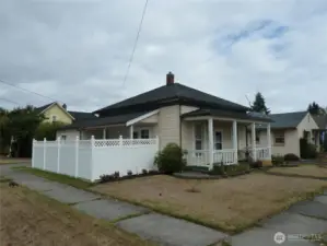 This is a picture of the house before the current seller enclosed the front door.