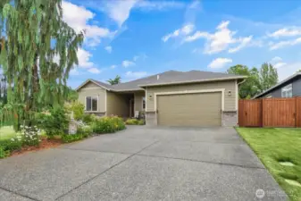 Single Story 3 Bedroom/2 Full Bathroom with 2,119 sq ft Home in Desired High Cedars Golf Course Community