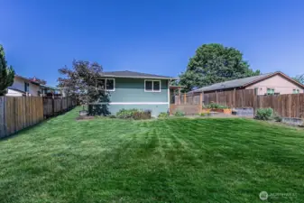 Deep back yard with access to the greenbelt.