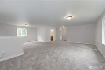 Main house: Upper level mezzanine with 4 bedrooms and a full bathroom.