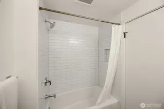 Upper level full bath.