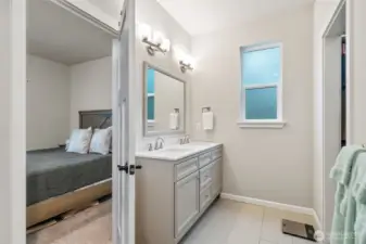 Primary en-suite bathroom.